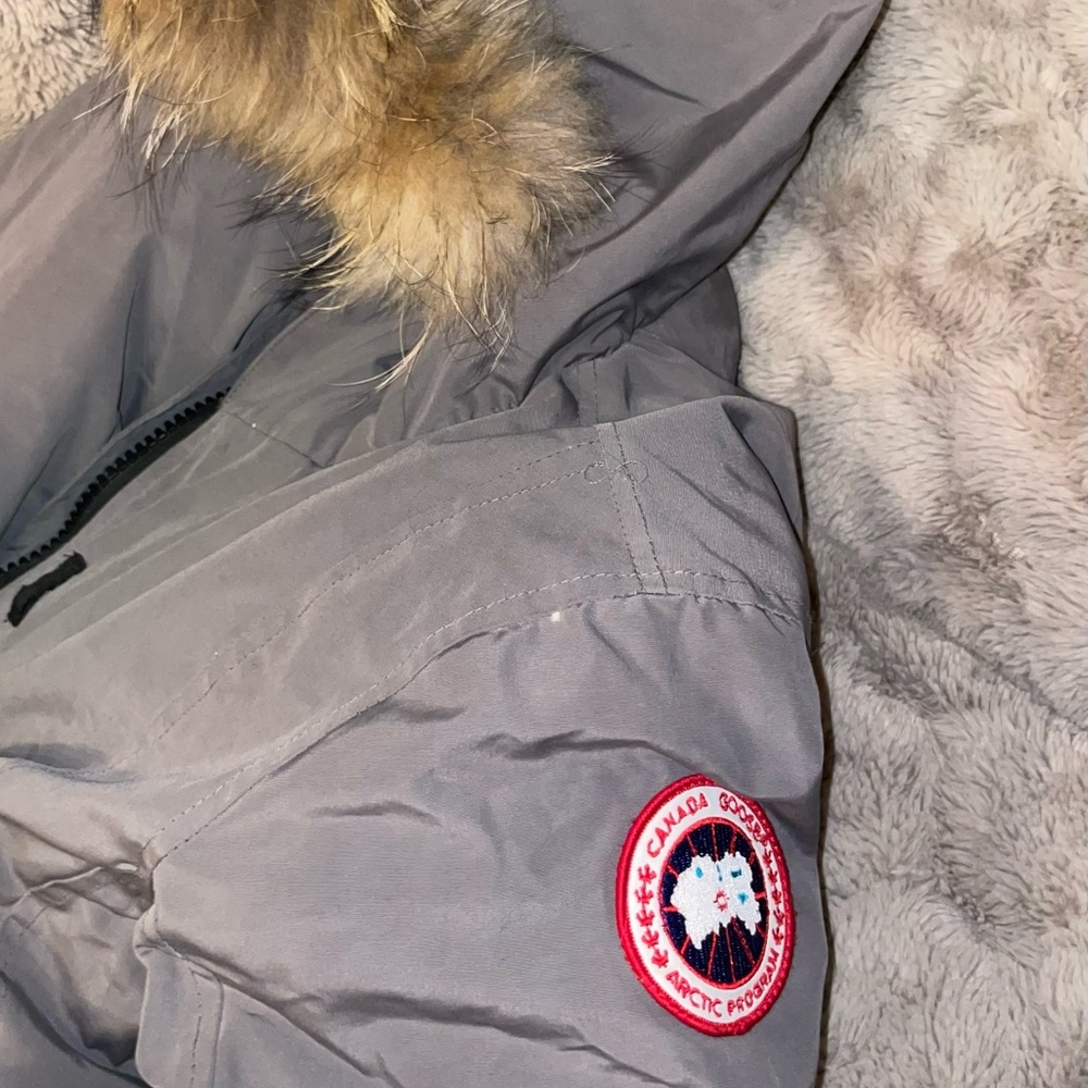 2XL Canada goose jacket that fits like a medium it is very worn